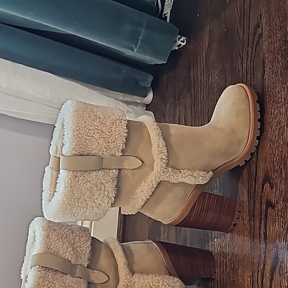 Coach Shearling lined suede boots - Picture 2 of 5
